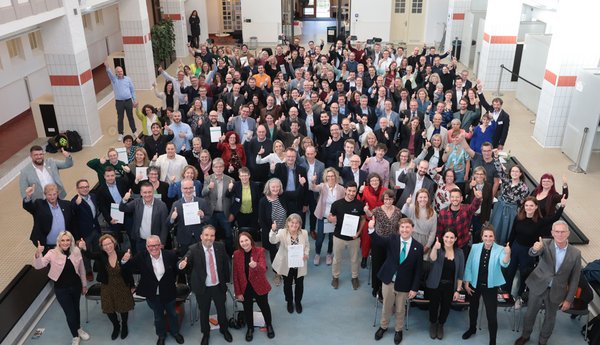 Gruppenbild im Alten Stadtbad (c) Eppler media